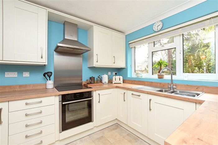 3 Bedroom Detached House For Sale In Yorke Gardens, Reigate, Surrey, RH2