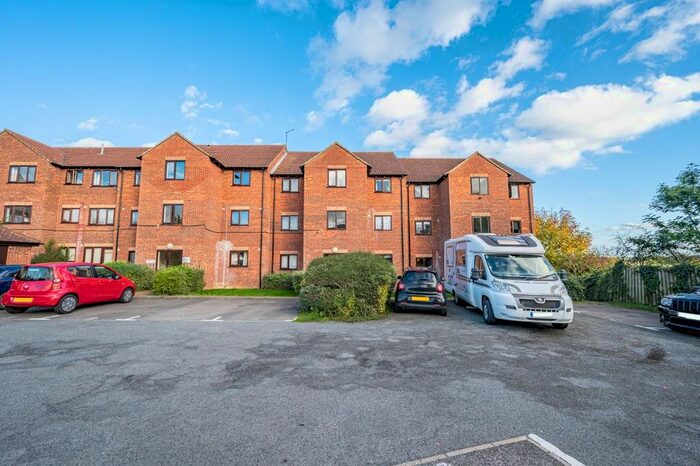 1 Bedroom Flat To Rent In Granary Court, Haslers Lane, Dunmow, CM6