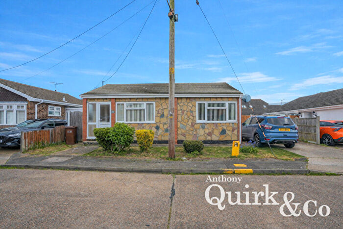 2 Bedroom Detached Bungalow For Sale In Gainsborough Avenue, Canvey Island, SS8