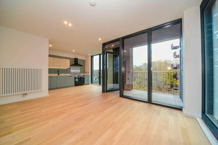 2 Bedroom Flat To Rent In Bradshaw Yard, Brentford, London, TW8