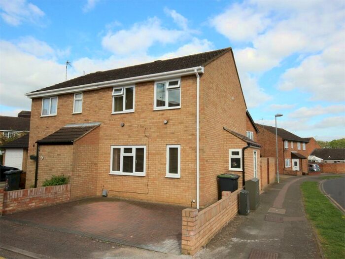 3 Bedroom Semi-Detached House To Rent In Derwent Rise, Flitwick, MK45