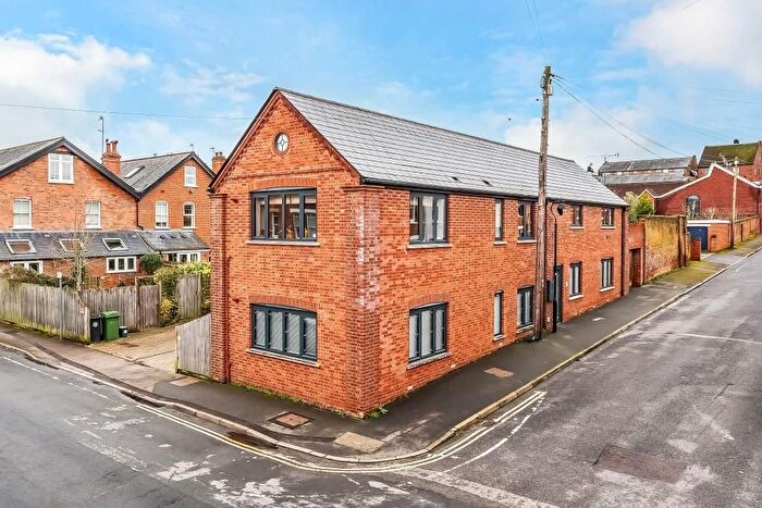1 Bedroom Flat For Sale In Jubilee Terrace, Dorking, RH4