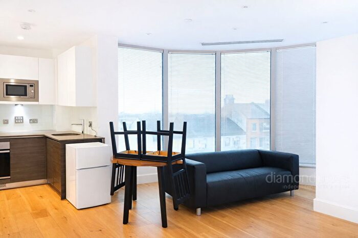 Studio To Rent In Staines Road, Hounslow, TW3