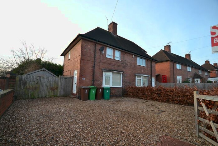 3 Bedroom Semi-Detached House To Rent In Gainsford Crescent, Nottingham, NG5