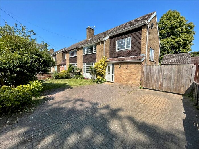 4 Bedroom Semi-Detached House To Rent In Greetwell Close, Lincoln, Lincolnshire, LN2