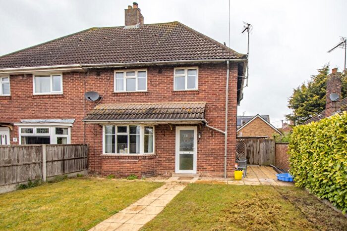3 Bedroom Semi-Detached House For Sale In Hills Crescent, Gayton, Norfolk, PE32