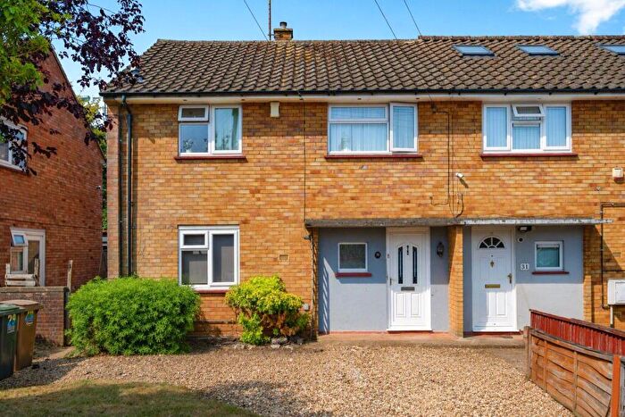 3 Bedroom Semi Detached House For Sale In Pirton Road, Luton, Bedfordshire, LU4