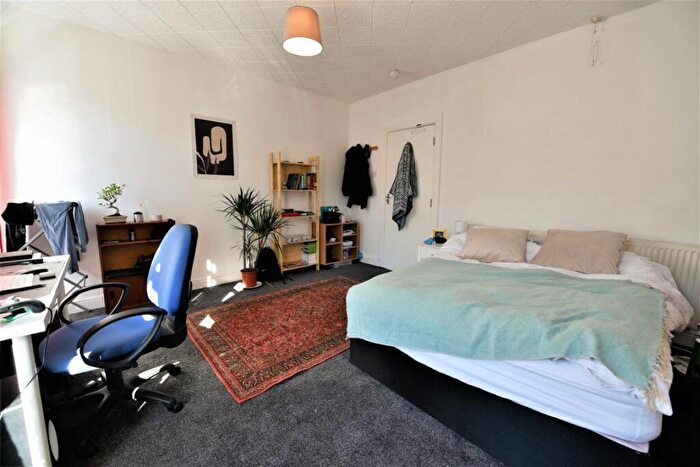 5 Bedroom House To Rent In Hessle Terrace, LS6
