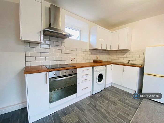 1 Bedroom Flat To Rent In Town Street, Stanningley, Pudsey, LS28