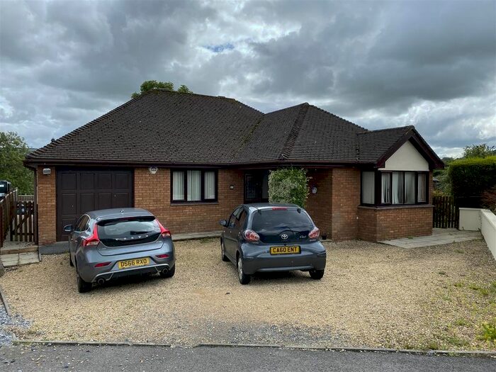 3 Bedroom Detached Bungalow For Sale In Pant Glas Parc, Llandeilo, SA19