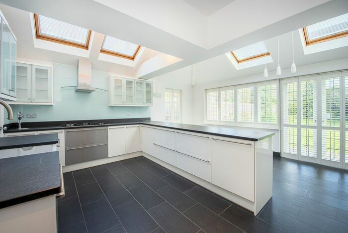 3 Bedroom Semi Detached House To Rent In Lyndhurst Drive, Old Malden, Worcester Park, KT3