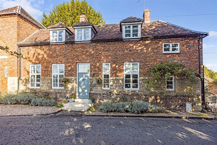 3 Bedroom Semi-Detached House For Sale In Dock Lane, Bredon, Tewkesbury, GL20
