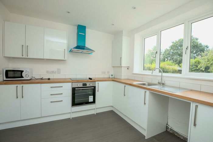 3 Bedroom Semi-Detached House To Rent In Harbour Close, Farnborough, GU14