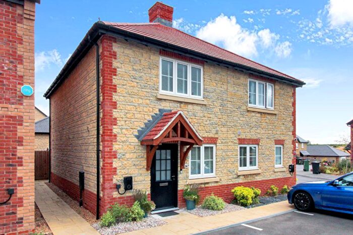 2 Bedroom Semi-Detached House For Sale In Rainbow Rise, Hanslope, Milton Keynes, Buckinghamshire, MK19