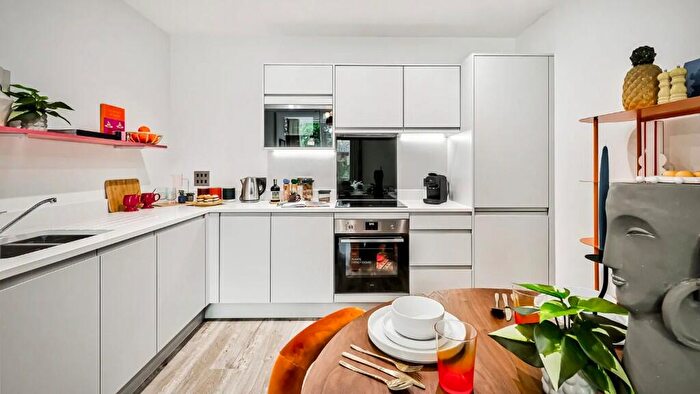 1 Bedroom Apartment For Sale In Goodmayes, Ilford, IG3