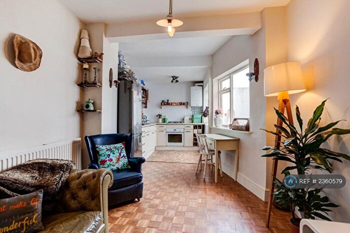 2 Bedroom Flat To Rent In Clifton Place, Brighton, BN1