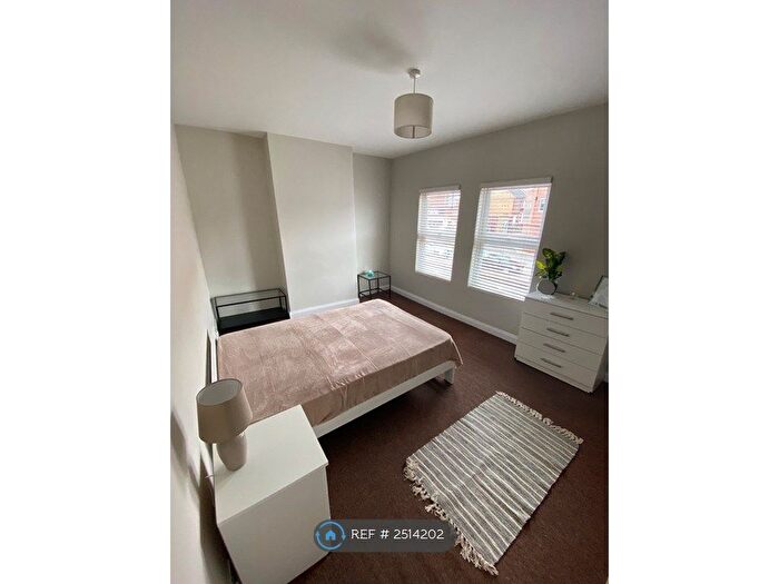 3 Bedroom Flat To Rent In St. Albans Road, Watford, WD24