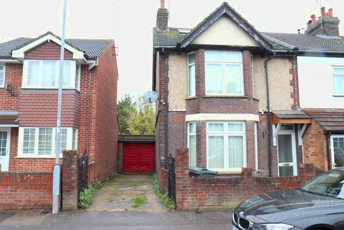 5 Bedroom End Of Terrace House To Rent In Gardenia Avenue, Luton, LU3
