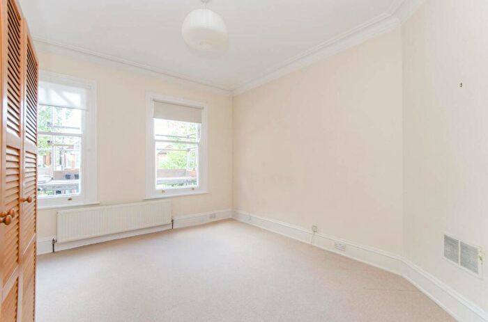 2 Bedroom Flat To Rent In Teignmouth Road, , Mapesbury Estate, London, NW2