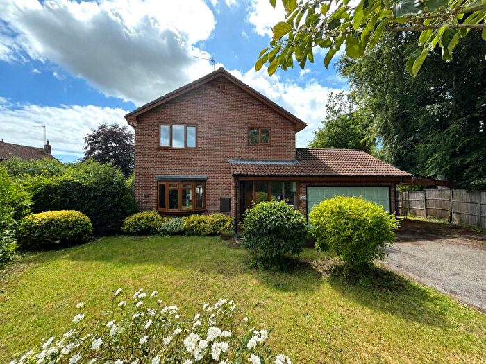 4 Bedroom Detached House For Sale In Down Lodge Close, Alderholt, Fordingbridge, Hampshire, SP6
