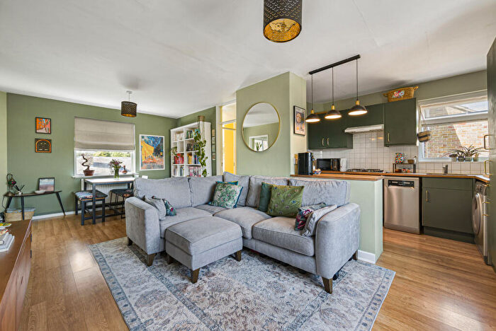 2 Bedroom Flat For Sale In Rectory Lane, Sidcup, DA14