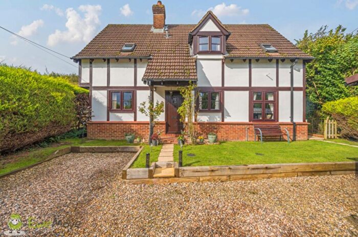 3 Bedroom Detached House For Sale In Hollybush Lane, West Heath, Baughurst, Tadley, Hampshire, RG26