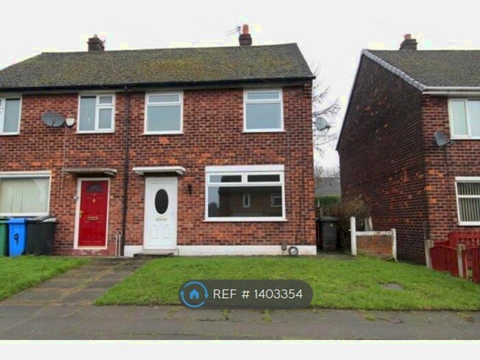 2 Bedroom Semi-Detached House To Rent In Rufford Drive, Whitefield, Manchester, M45