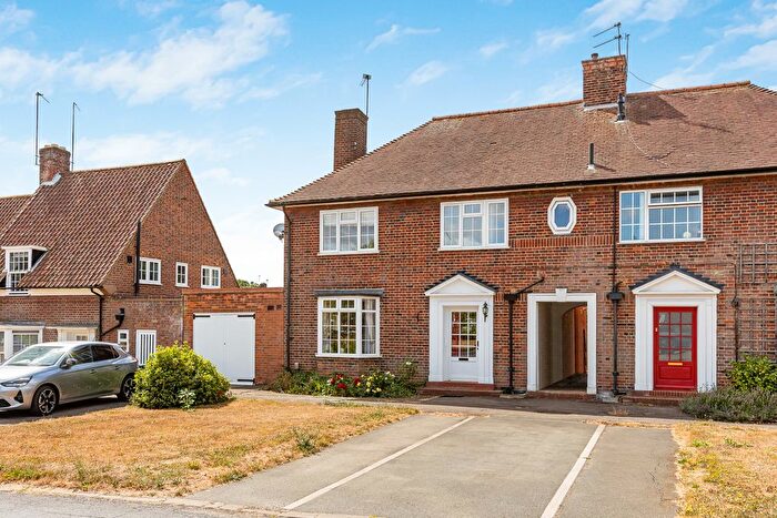 5 Bedroom End Of Terrace House For Sale In Parkway Close, Welwyn Garden City, Hertfordshire, AL8