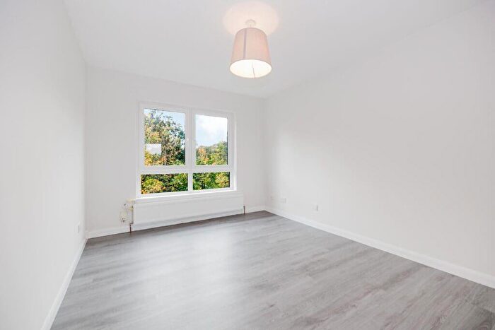 2 Bedroom Flat To Rent In L Easter Warriston, Edinburgh, EH7