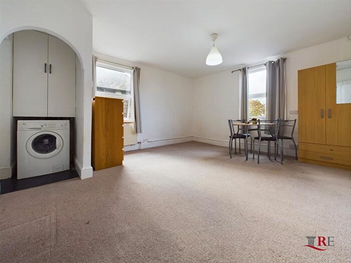 1 Bedroom Flat To Rent In High Road, London, NW10