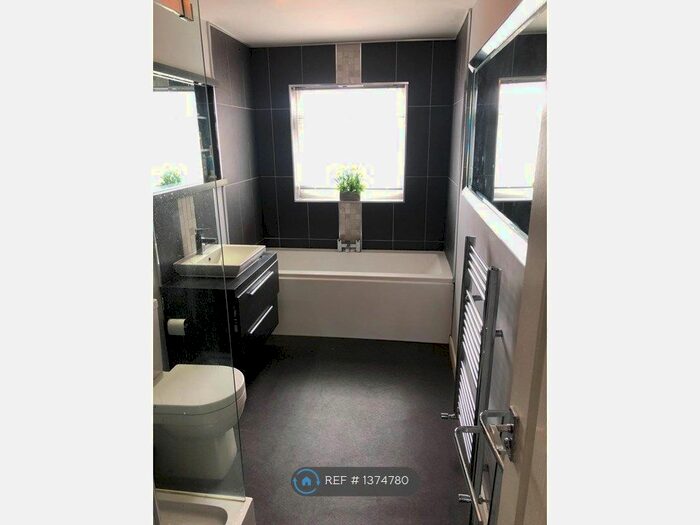 4 Bedroom Detached House To Rent In St. Johns Drive, Pencoed, Bridgend, CF35