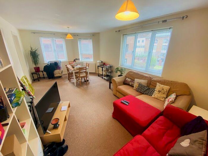 2 Bedroom Flat To Rent In Henbury Road, Bristol, BS10