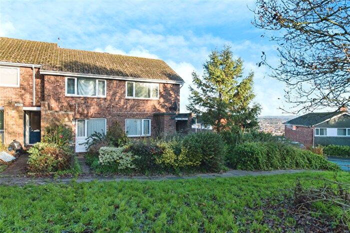 2 Bedroom Flat For Sale In Barley Farm Road, Exeter, Devon, EX4