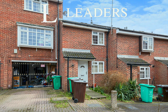 2 Bedroom Terraced House To Rent In Clinton Court, NG1