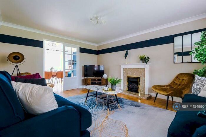 6 Bedroom Detached House To Rent In Gloucester Close, Nuneaton, CV11