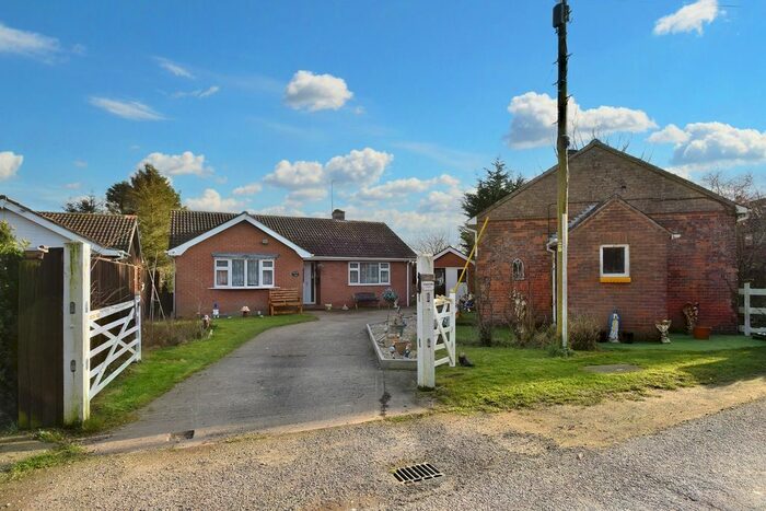 2 Bedroom Bungalow For Sale In Willoughby Road, Cumberworth, LN13