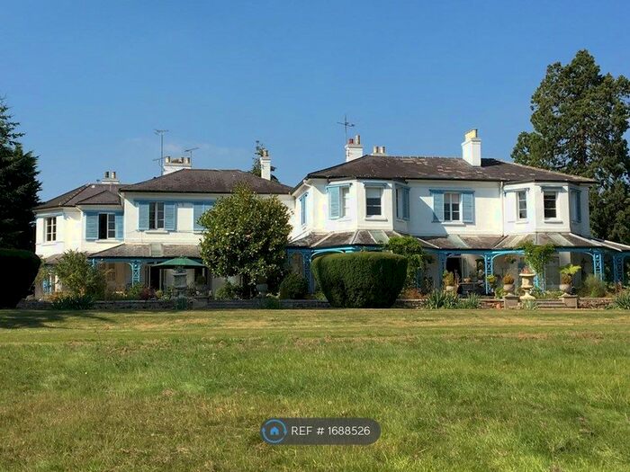 2 Bedroom Flat To Rent In Alderbourne Manor, Gerrards Cross, SL9