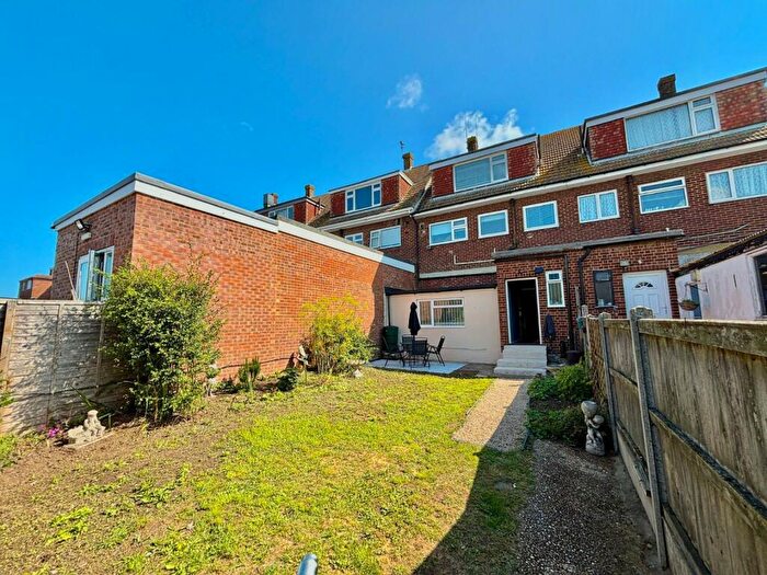 3 Bedroom Maisonette To Rent In Margate Road, Ramsgate, Kent, CT12