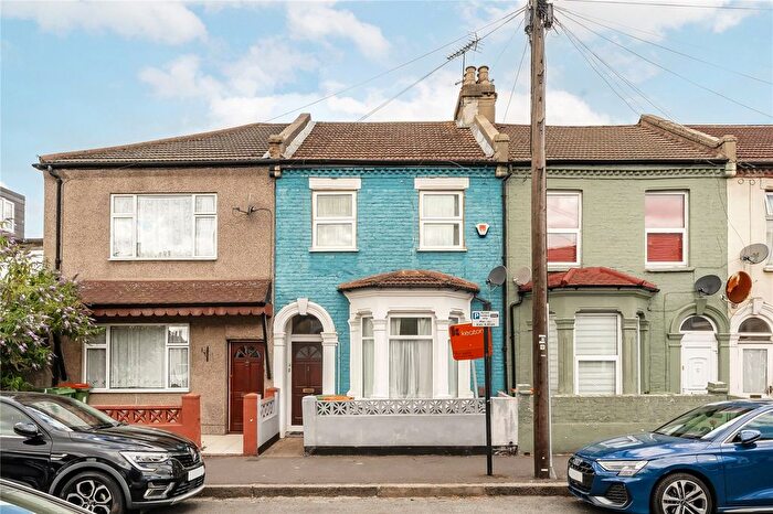 1 Bedroom Flat For Sale In Stork Road, London, E7