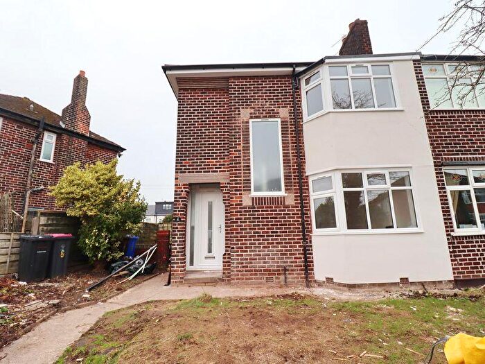 3 Bedroom Semi Detached House For Sale In Booths Hall Grove, Worsley, Manchester, M28