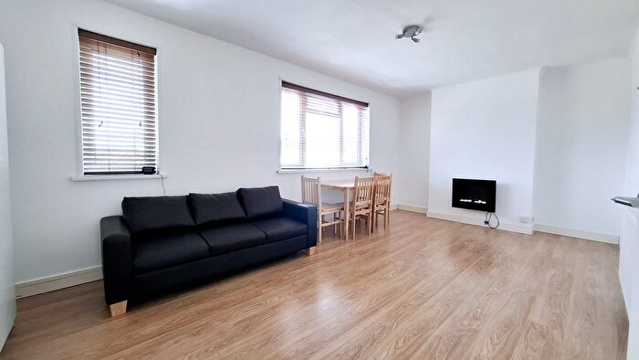 2 Bedroom Flat To Rent In Cumberland Court, Harrow, HA1