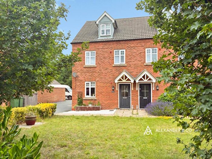 3 Bedroom End Of Terrace House For Sale In Brickhill Way, Calvert Green, Buckinghamshire, MK18