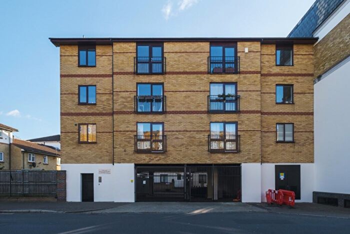 2 Bedroom Apartment To Rent In Tideway Court, Rotherhithe Street, SE16