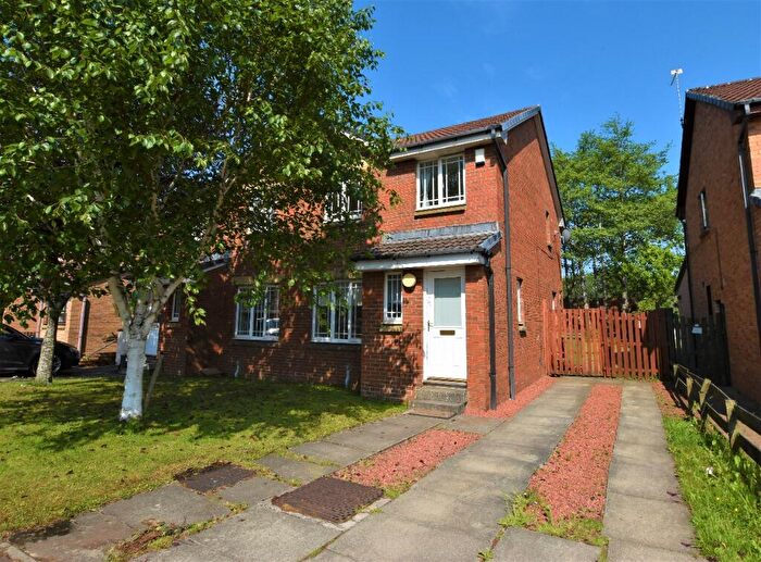 3 Bedroom Semi-Detached House To Rent In Brent Road, Thornliebank, Glasgow, Glasgow, G46