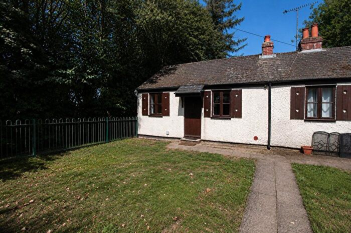 1 Bedroom Bungalow To Rent In London Road, Holybourne, Alton, Hampshire, GU34