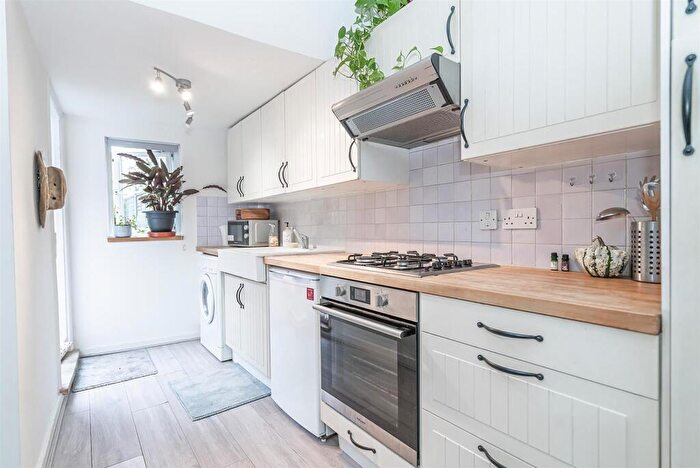 1 Bedroom Maisonette To Rent In Church Lane, N2