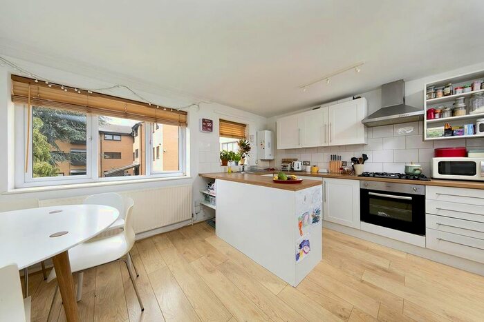 2 Bedroom Flat To Rent In Wilkinson Way, London, W4