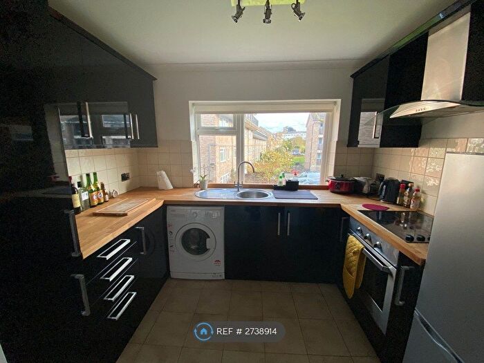 1 Bedroom Flat To Rent In Denleigh Court, London, N14