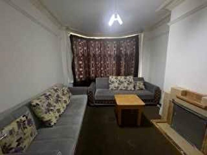 5 Bedroom Terraced House To Rent In East Park Road, Leicester, LE5