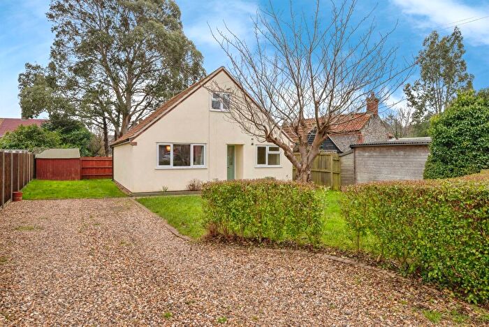 3 Bedroom Bungalow For Sale In Upper Staithe Road, Stalham, Norwich, NR12